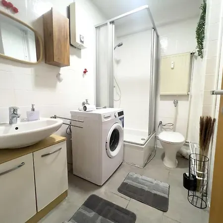 Livemore24 - 5 In Wlan - Smart-tv - 24-7 Check-in Und Kueche