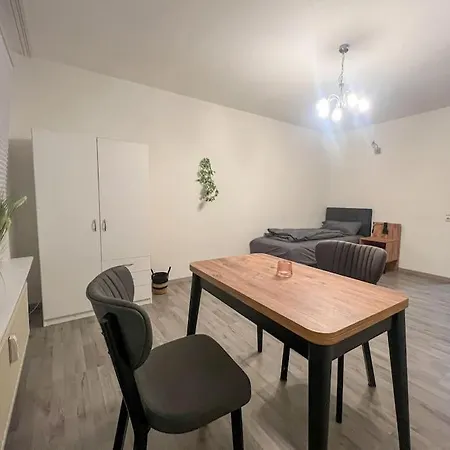 Livemore24 - 5 In Wlan - Smart-tv - 24-7 Check-in Und Kueche Apartman Duisburg